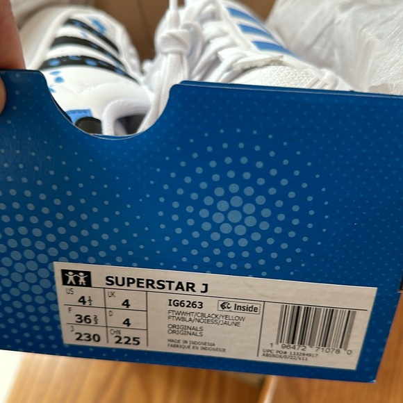 Adidas originals- Disney limited edition new size 4.5 youth - Picture 8 of 9